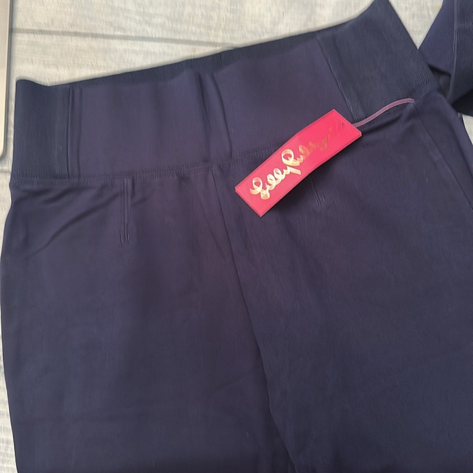 NWT Lilly Pulitzer 28" Mia High-Rise Knit Legging in Navy - size Large