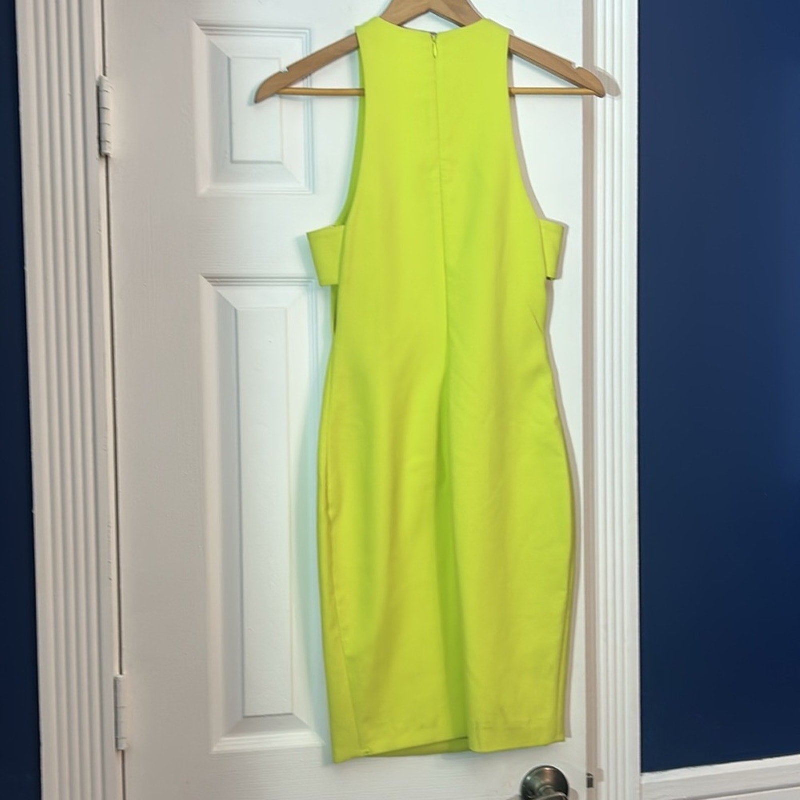 NEW Elizabeth and James Oriana Side Cutout Neon Yellow 37" - size 4