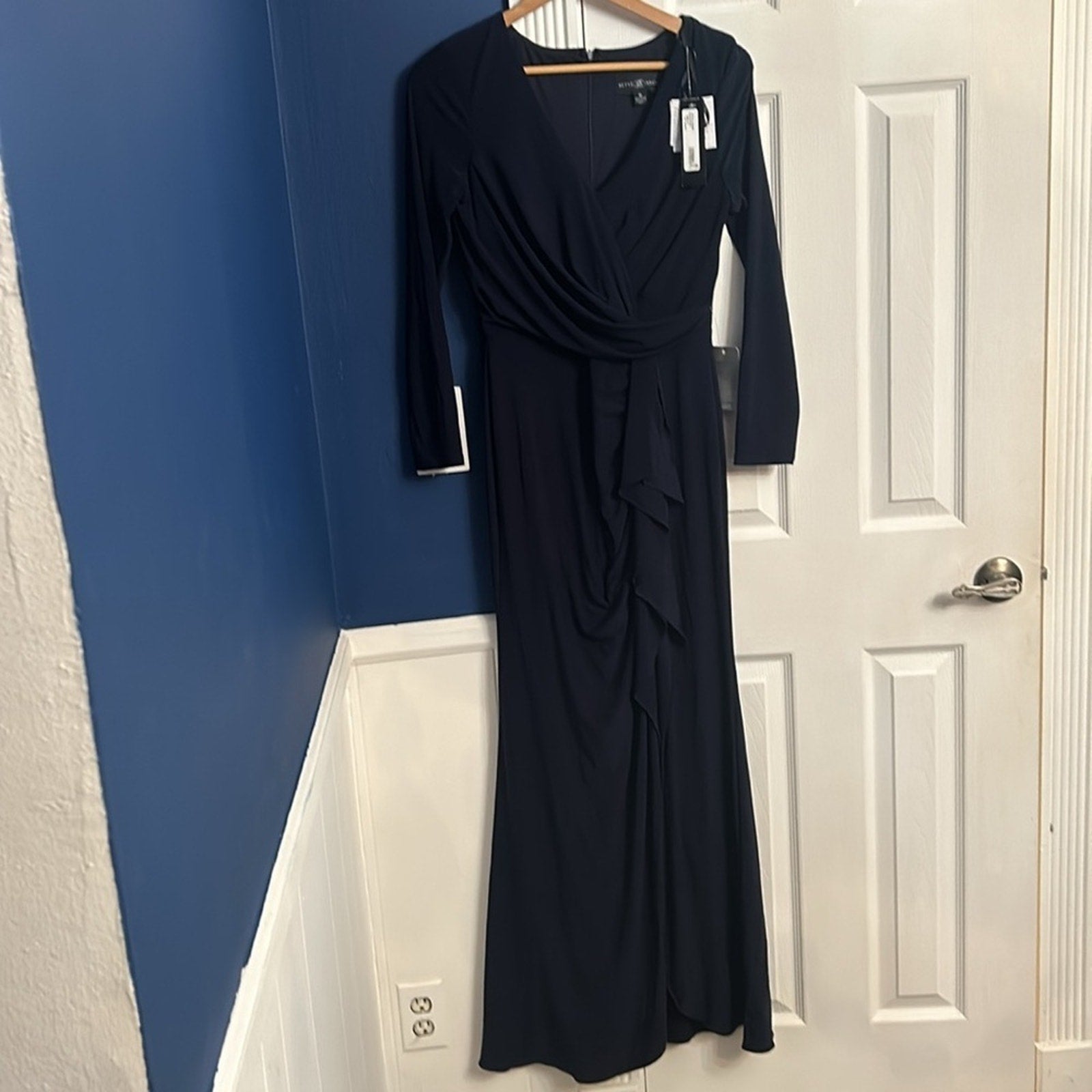 NWT Betsy & Adam "ELLE" LONG SLEEVE SIDE RUFFLED SLIT GOWN - size 8