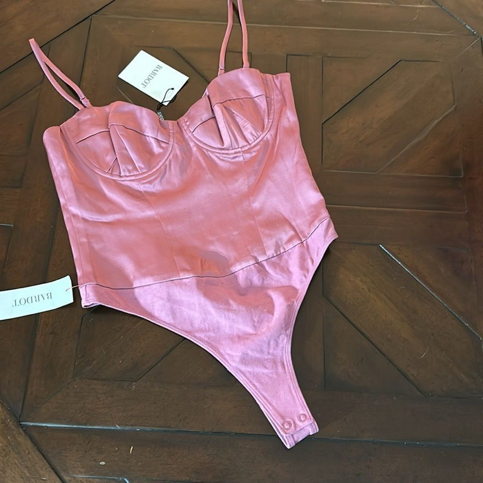 NWT Bardot Landon Structured Bodysuit In Mauve - size 4/small
