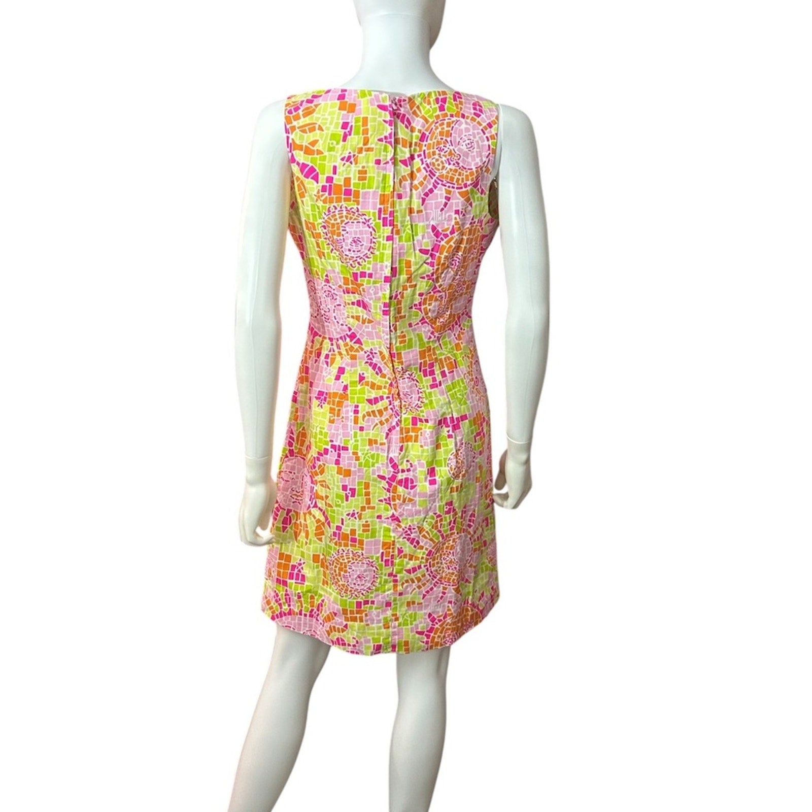 Lilly Pulitzer white label in Mosaic Sun Salute Face Print dress - size 6