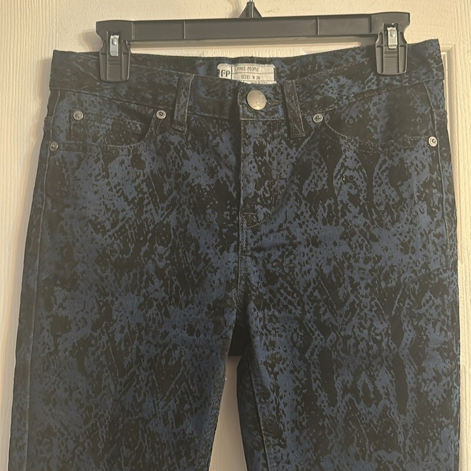 Free People Blue Brocade Velvet Flocked Skinny Pants - size 26