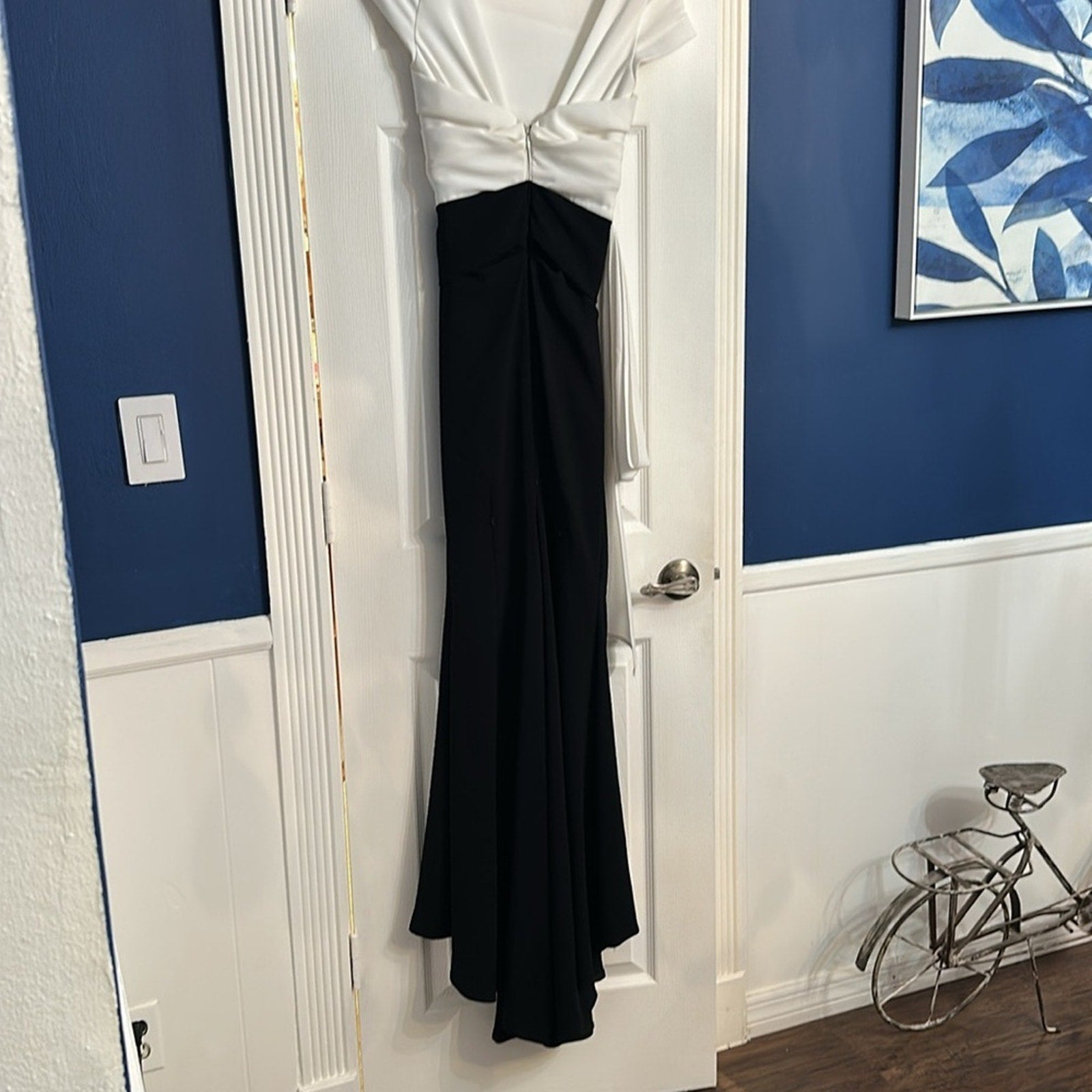 Talbot Runhof size 2 Crepe Gown