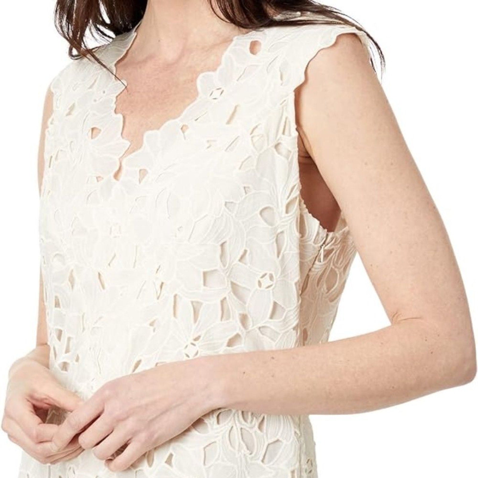 NEW Vince Nouveau Lace V-Neck Dress - size 2