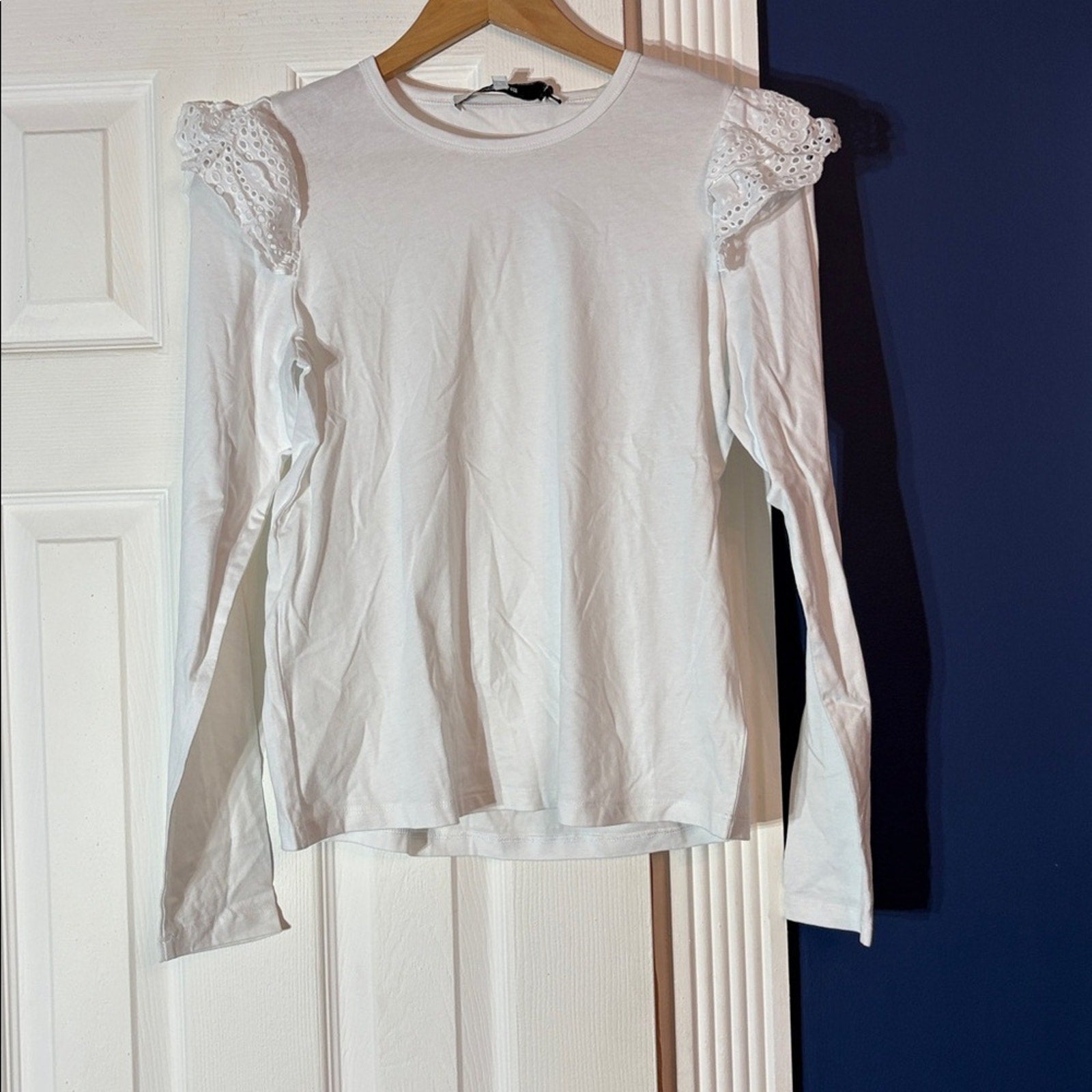 NWT Joe's Jeans Eyelet Sleeve Top - size M