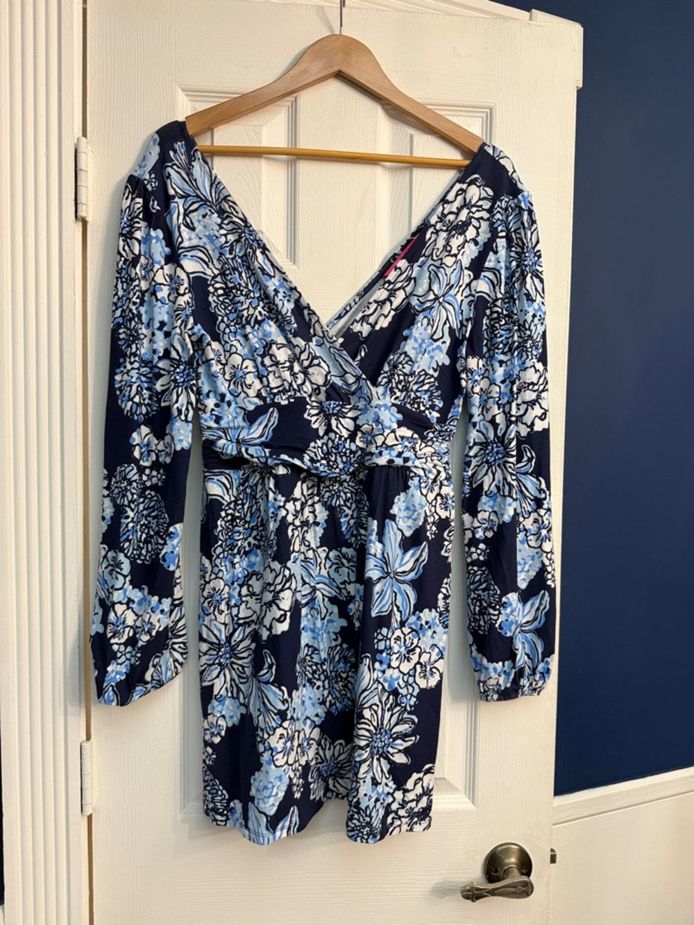 Lilly Pulitzer Riza Long-Sleeved Romper Low Tide Navy Bouquet - M 🌟 - Image 3