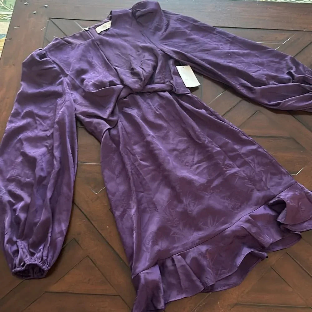 NEW ASTR THE LABEL NWT PURPLE Floral Knee Length Long Sleeve Satin Dress