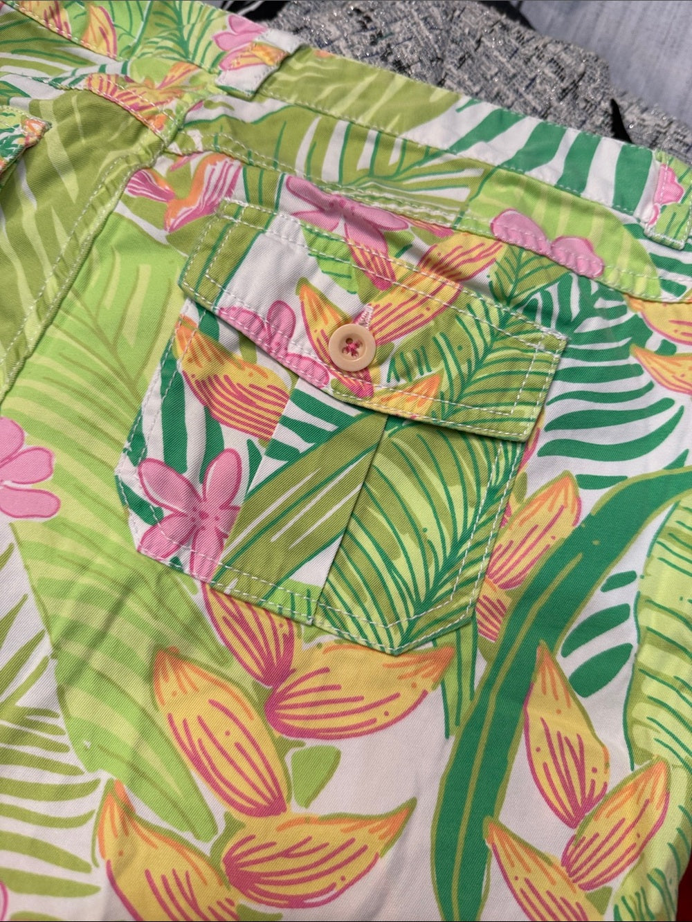 Lilly Pulitzer White Label Tropical cropped pants - size 4 - Image 2