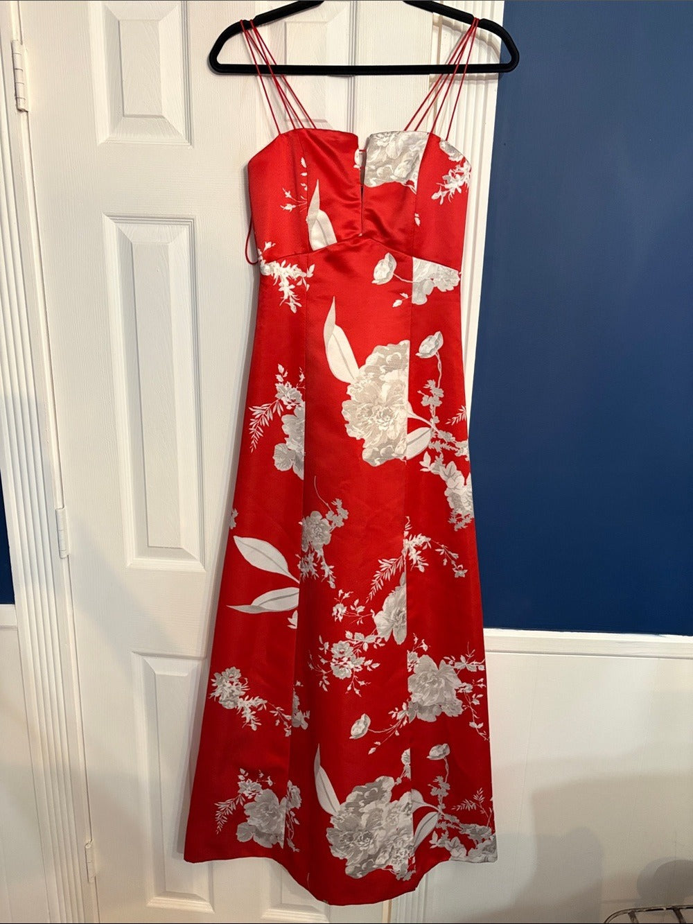 Alice + Olivia Rai Red Floral Bustier Gown - 2 🌟 - Image 3