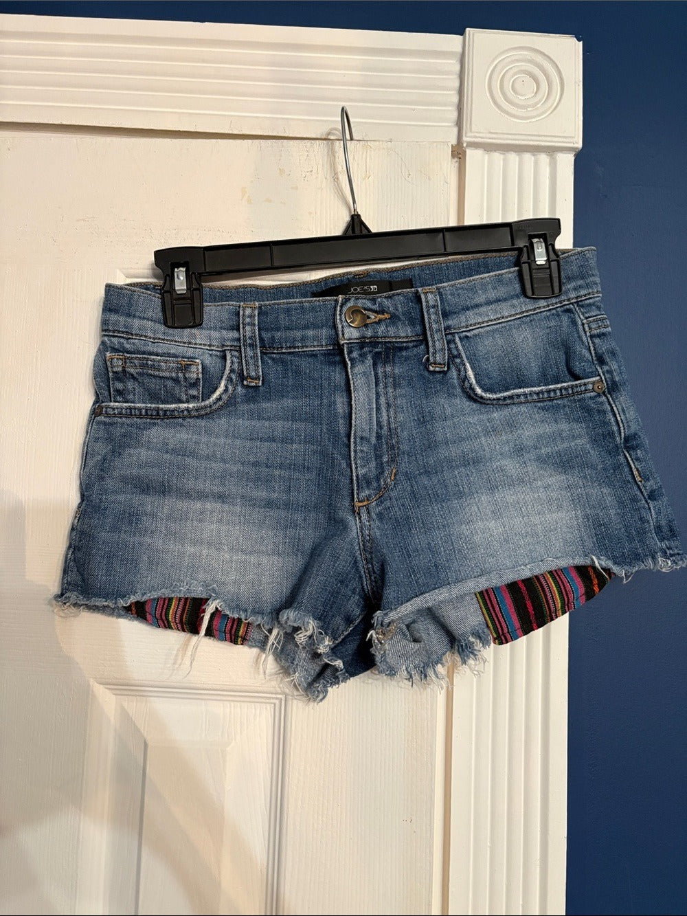 Joe's Jeans Kiana Distressed Frayed Hem Cut Off Denim Shorts - size 26 - Image 4