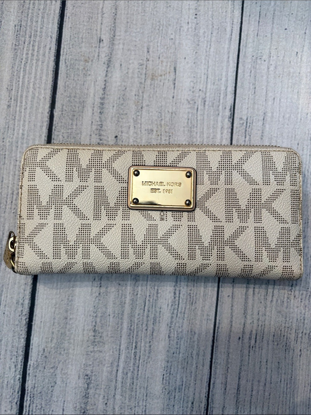 Micheal Micheal Kors Jet Set Monogram Wallet 🌟 - Image 5