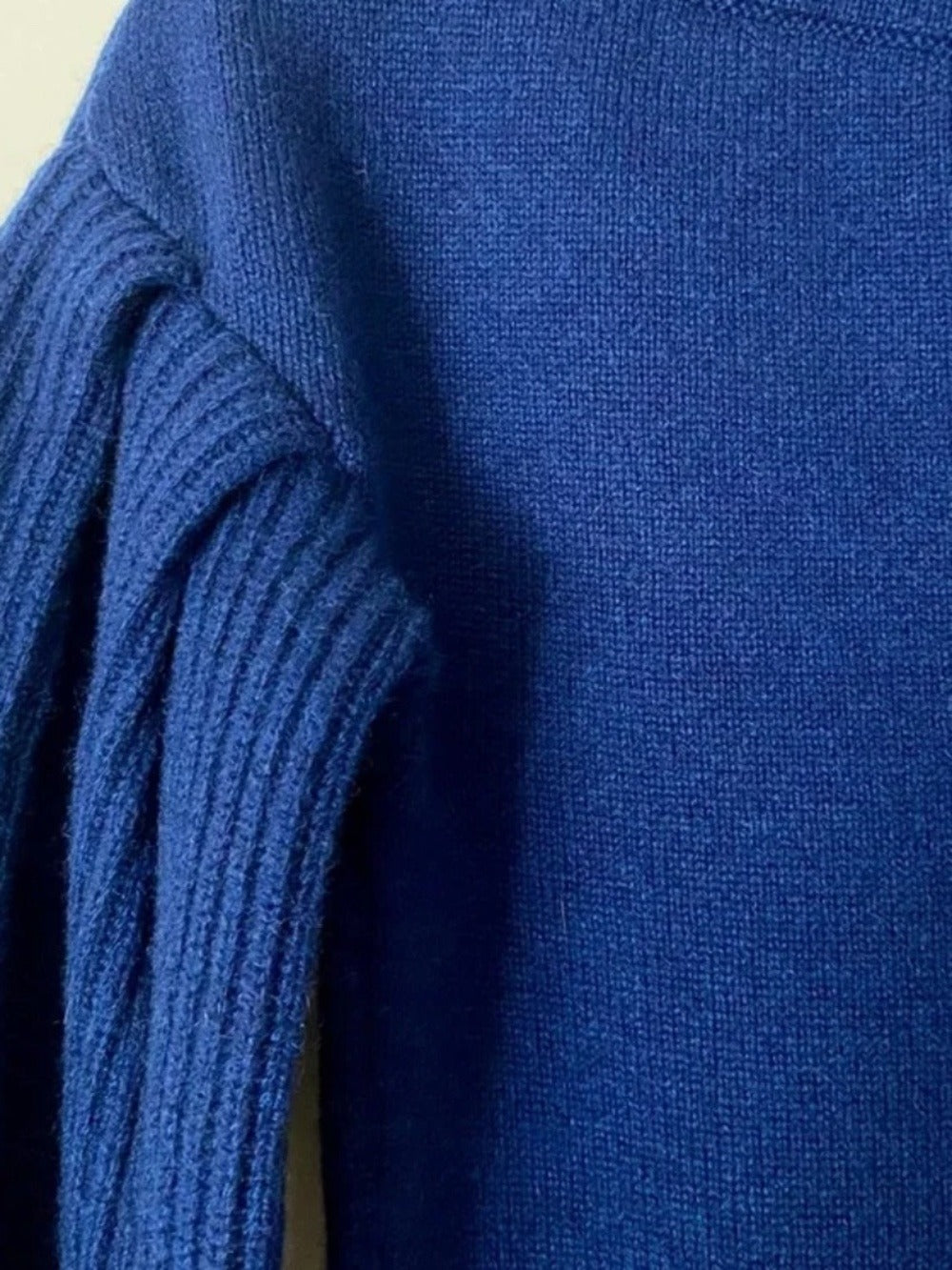 Carolina Herrera Cashmere Sweater - size XS 🌟 - Image 3
