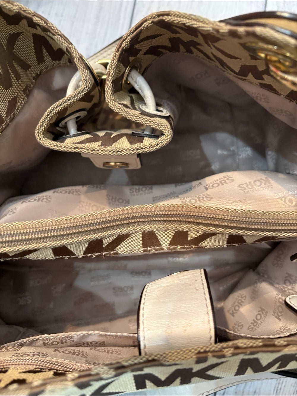 Michael Kors Ludlow Shoulder Bag 🌟 - Image 2
