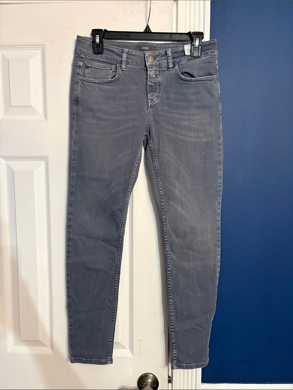 Closed ''Baker'' Narrow Jeans in Grey - size 28 🌟 - Image 5