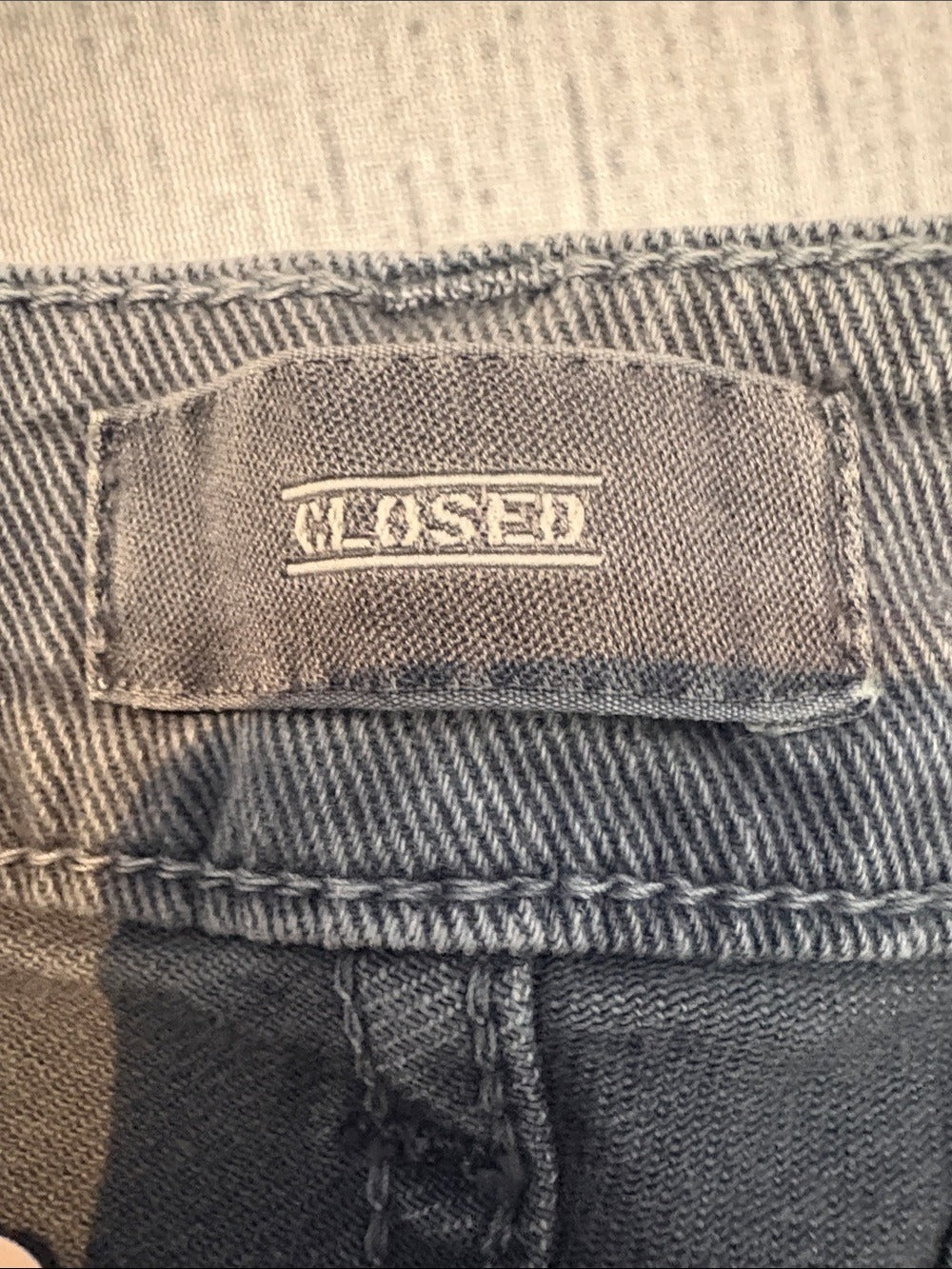 Closed ''Baker'' Narrow Jeans in Grey - size 28 🌟 - Image 4