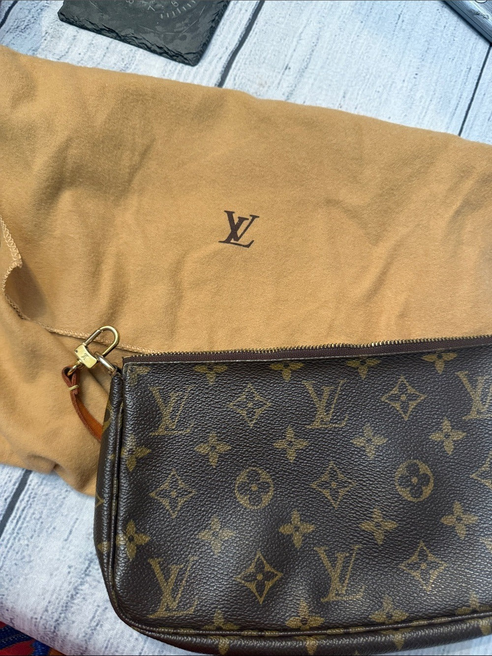 Vintage Louis Vuitton Monogram Pochette Bag 🌟 - Image 5