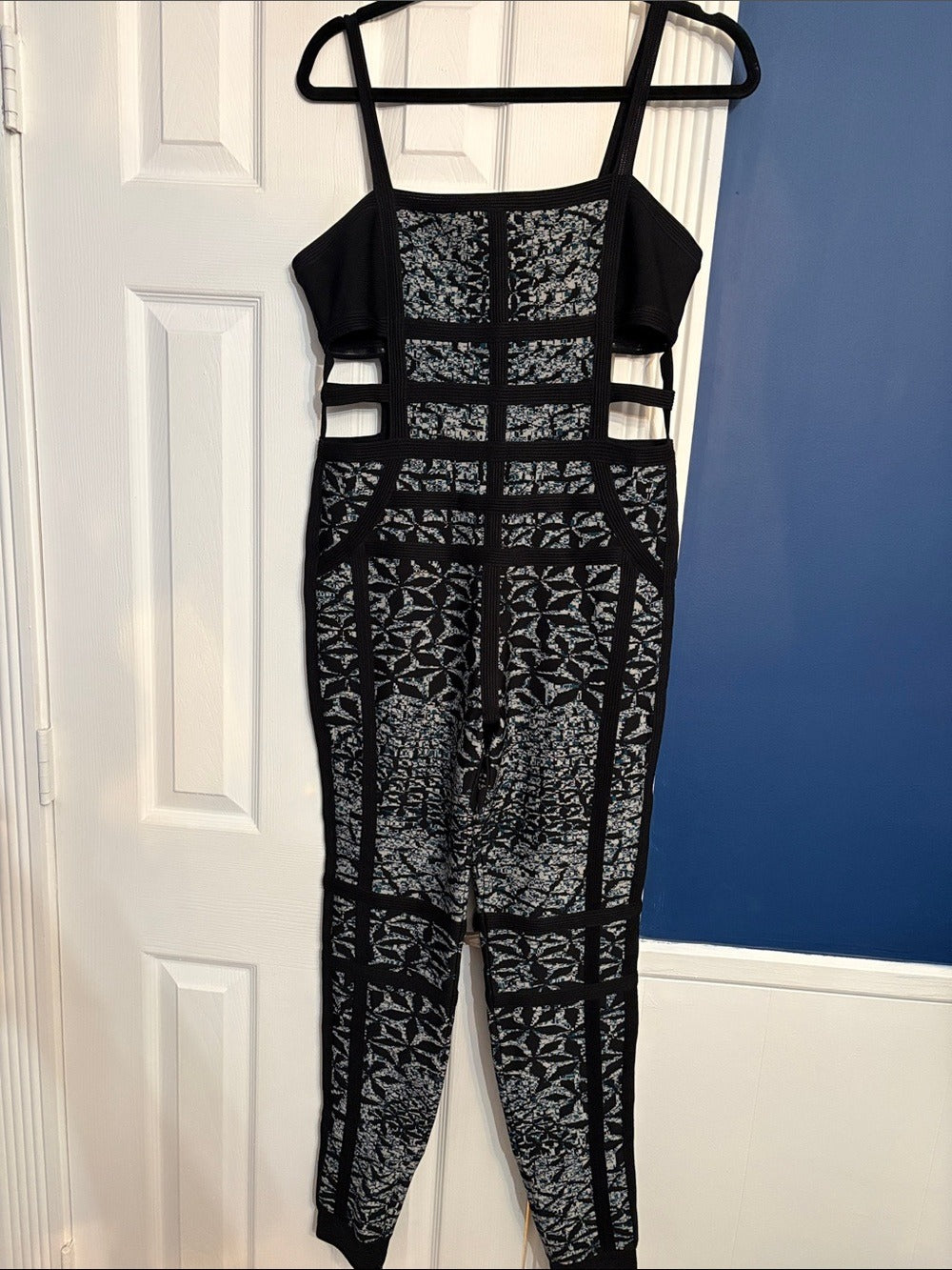 Hervé Léger by Max Azria Yuna Black Gray Sundial Bandage Jumpsuit - size L 🌟 - Image 4