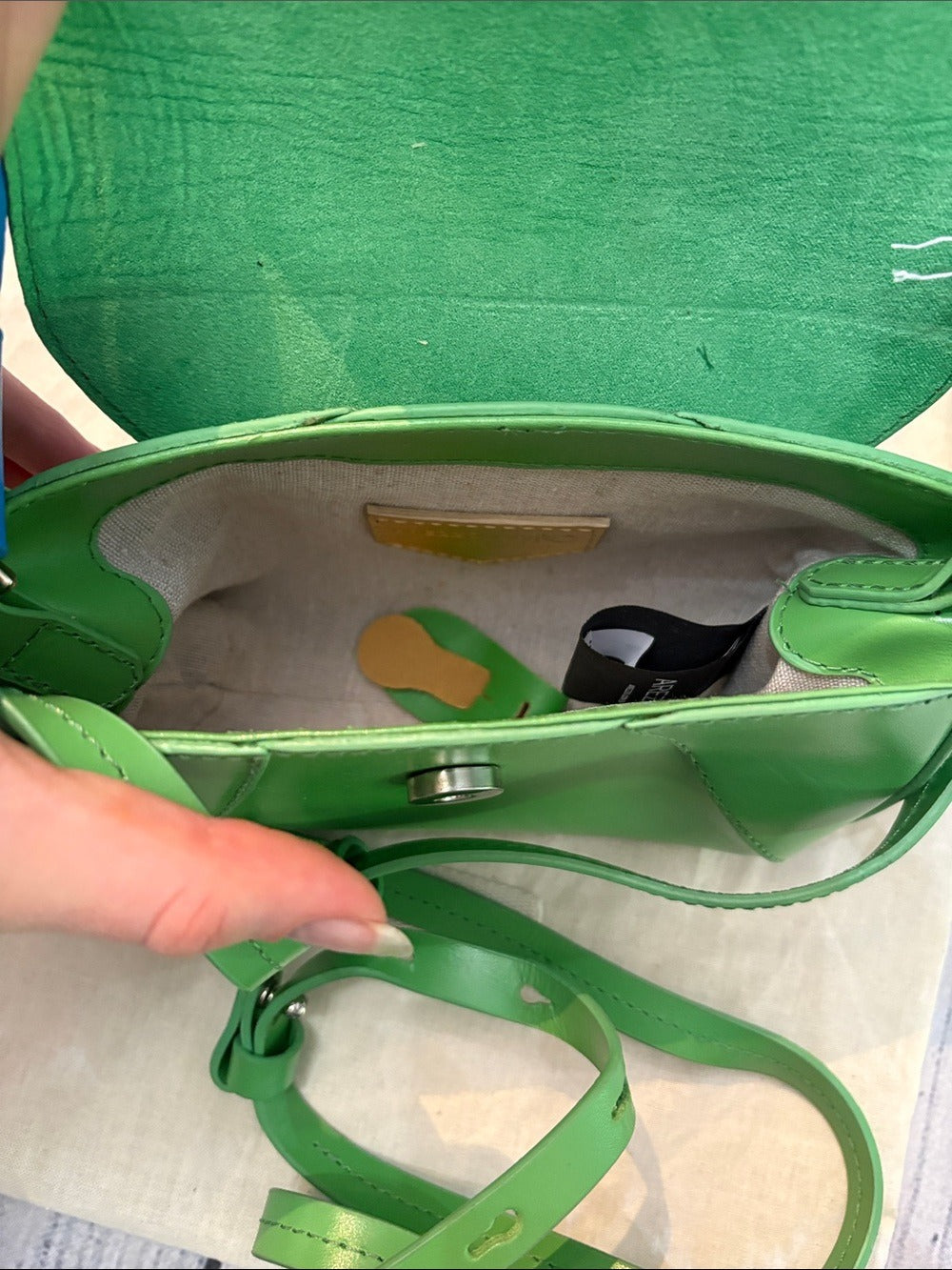 Arezzo x PatBo Green Leather Accent Bag 🌟 - Image 6