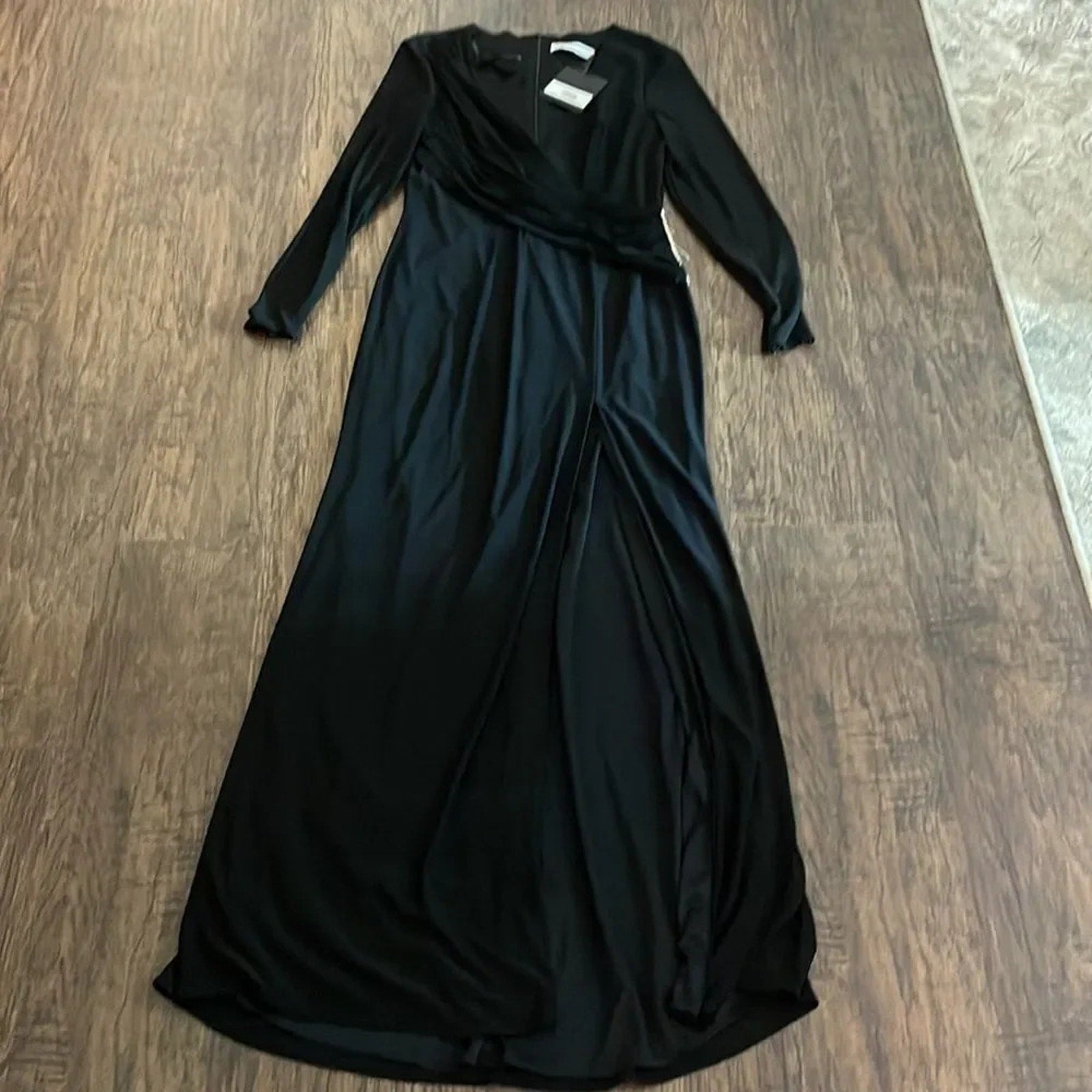 NWT Ieena By Mac Duggal Black dress Style No. 26686 - size. 6