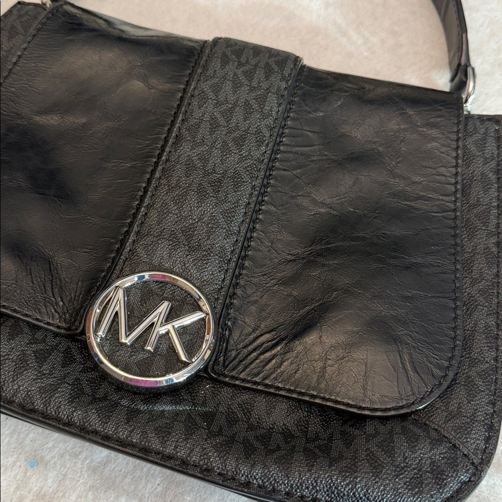 Michael Kors Lillie Signature Polished Top-Handle Satchel (Black/Silver)