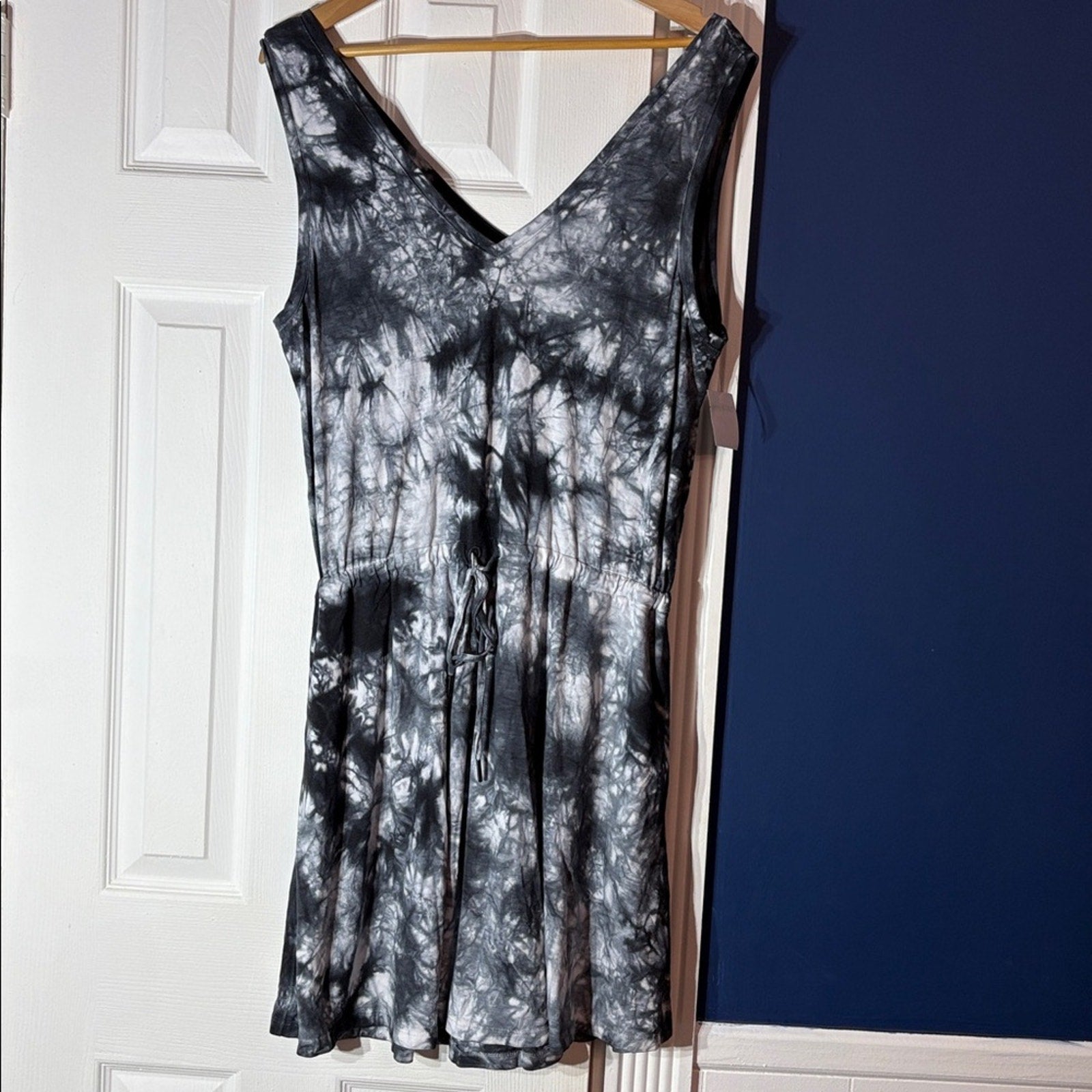 NWT Sweaty Betty Take It Easy Tie Dye Dress Sleeveless V Neck Pockets - size L