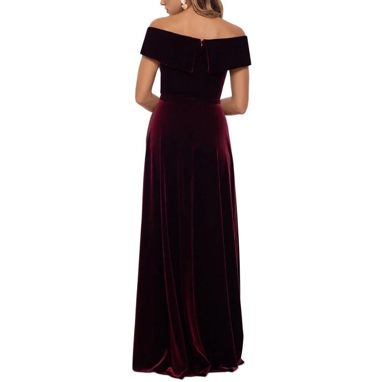 NWT XSCAPE Off-The-Shoulder Velvet Fit & Flare Gown - size 8