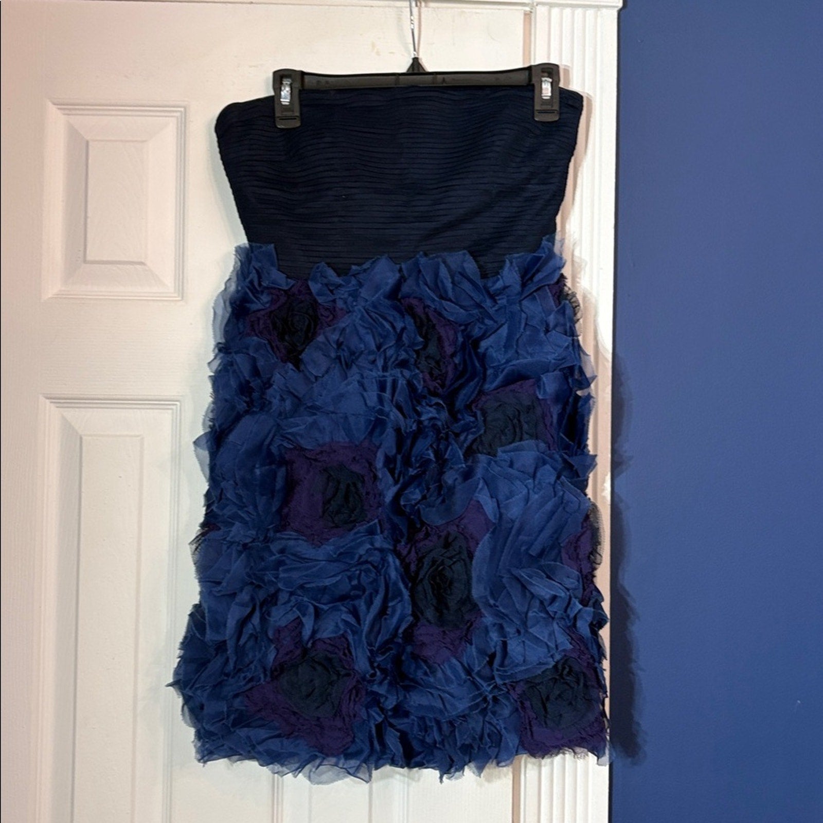 NEW BCBG MaxAzria Dress Blue Organza Rosette Pleated Strapless - size 4