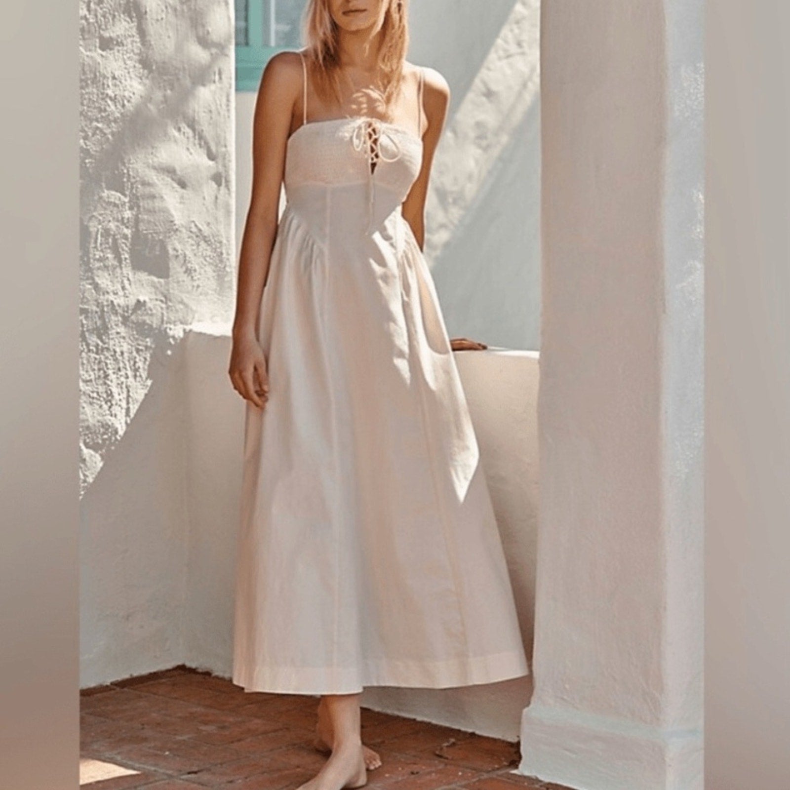 NEW Free People Fifi smocked dress - size small
Pit to pit: 15”
Waist: 12”