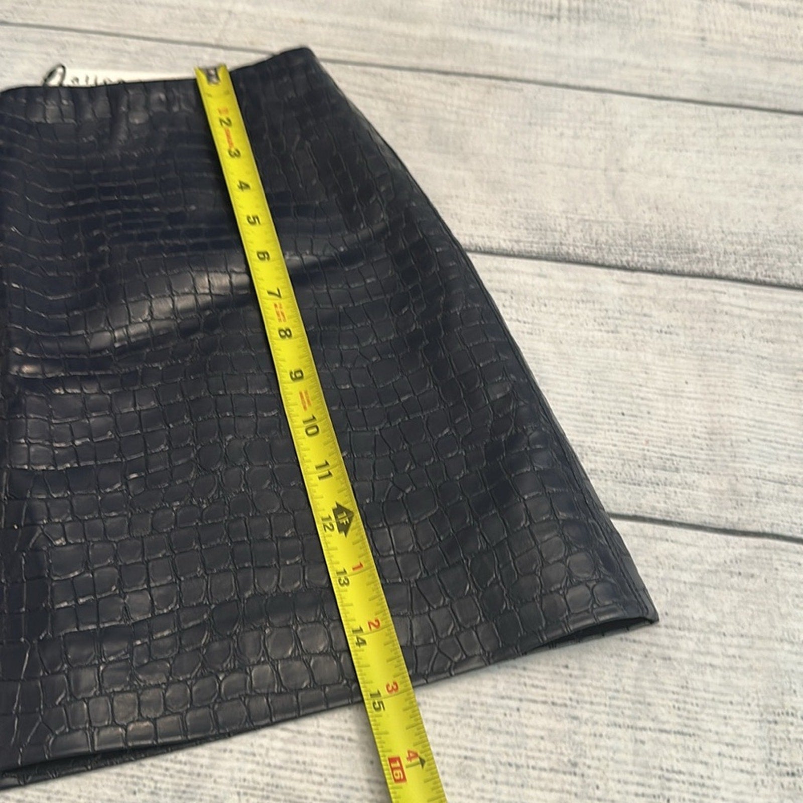 NWT Alice + Olivia Rubi Croc-Embossed Faux Leather Mini Skirt - 4