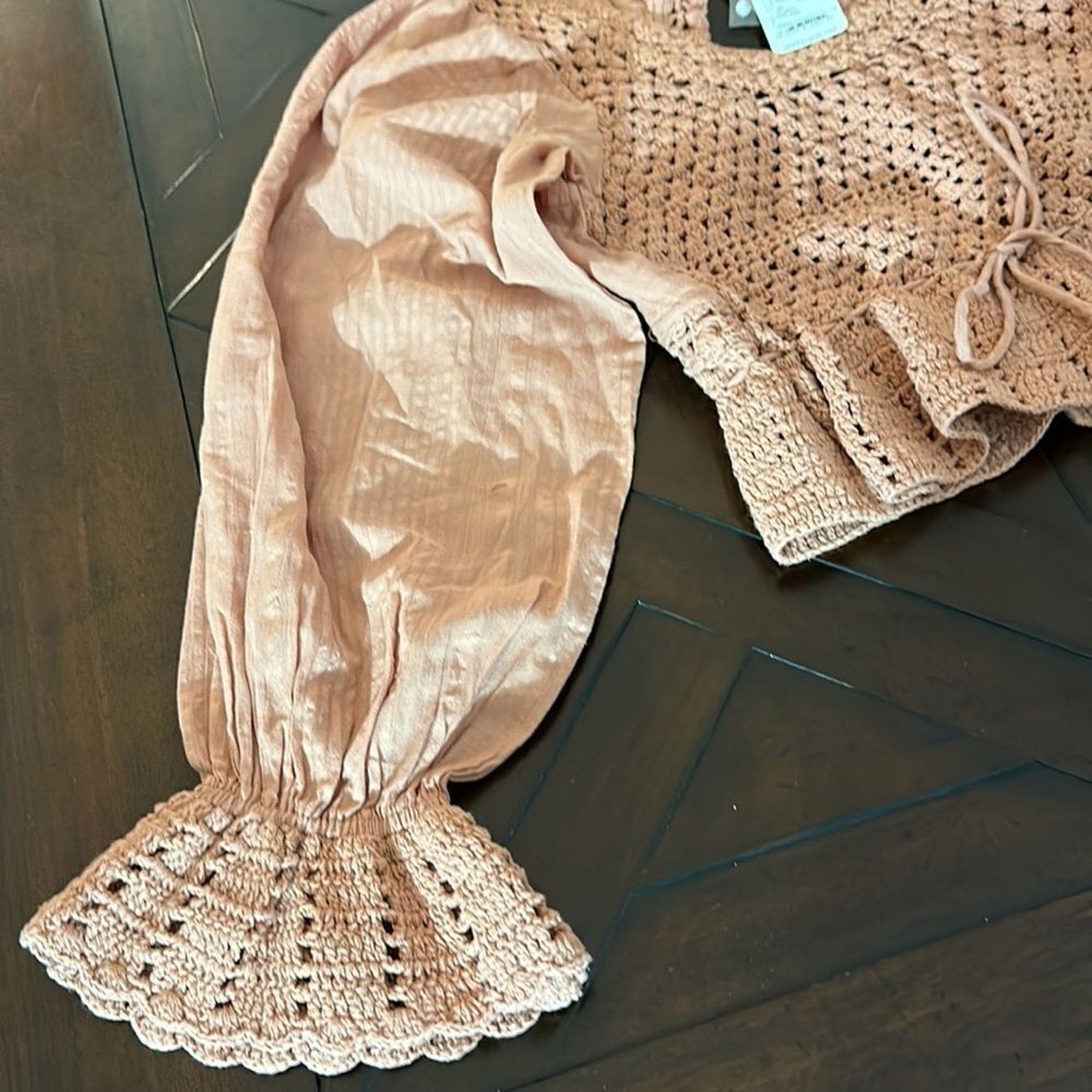 NWT FREE PEOPLE Megan Crochet Top in Coral Sand - size small