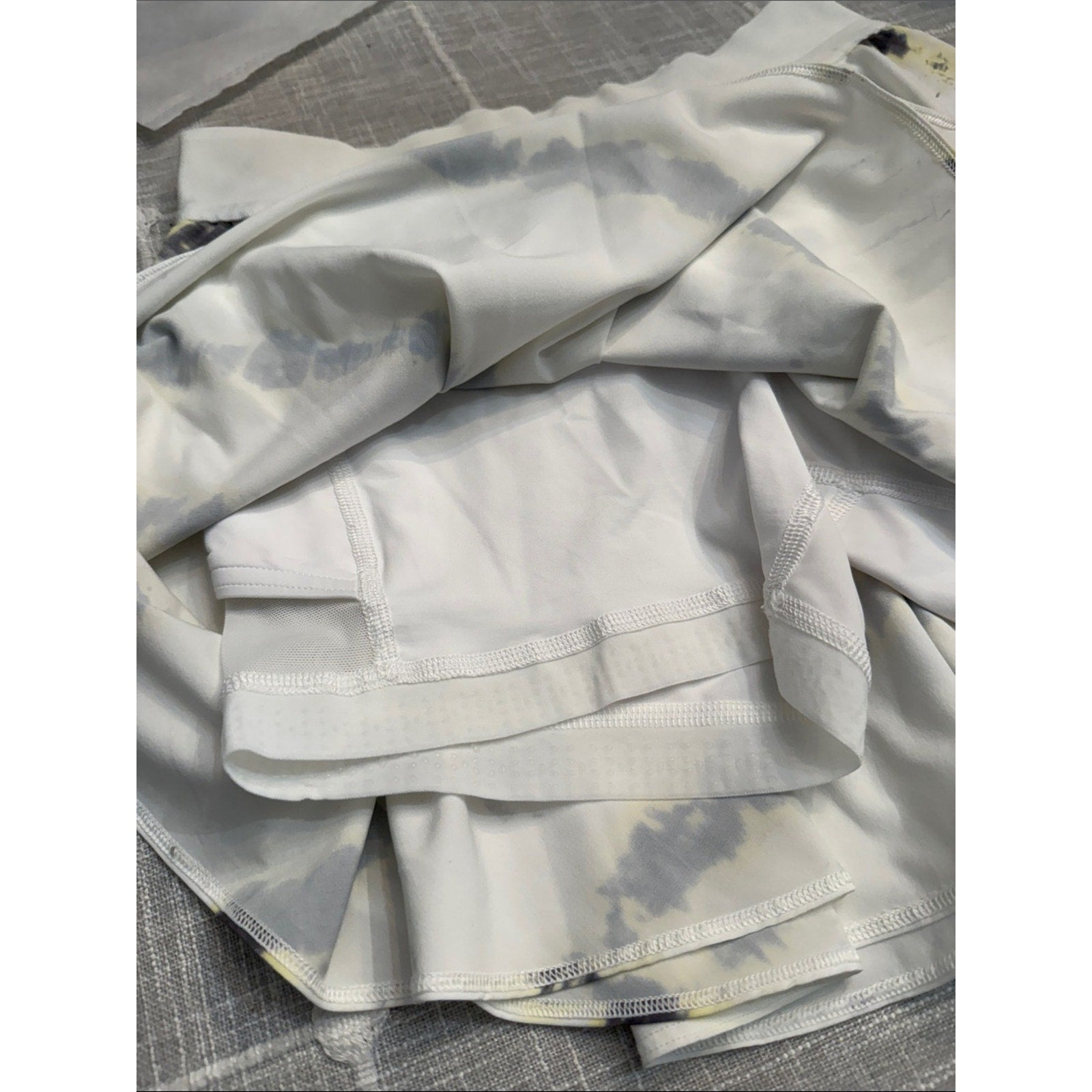 Lululemon Court Rival High-Rise Skirt - 6 🌟
