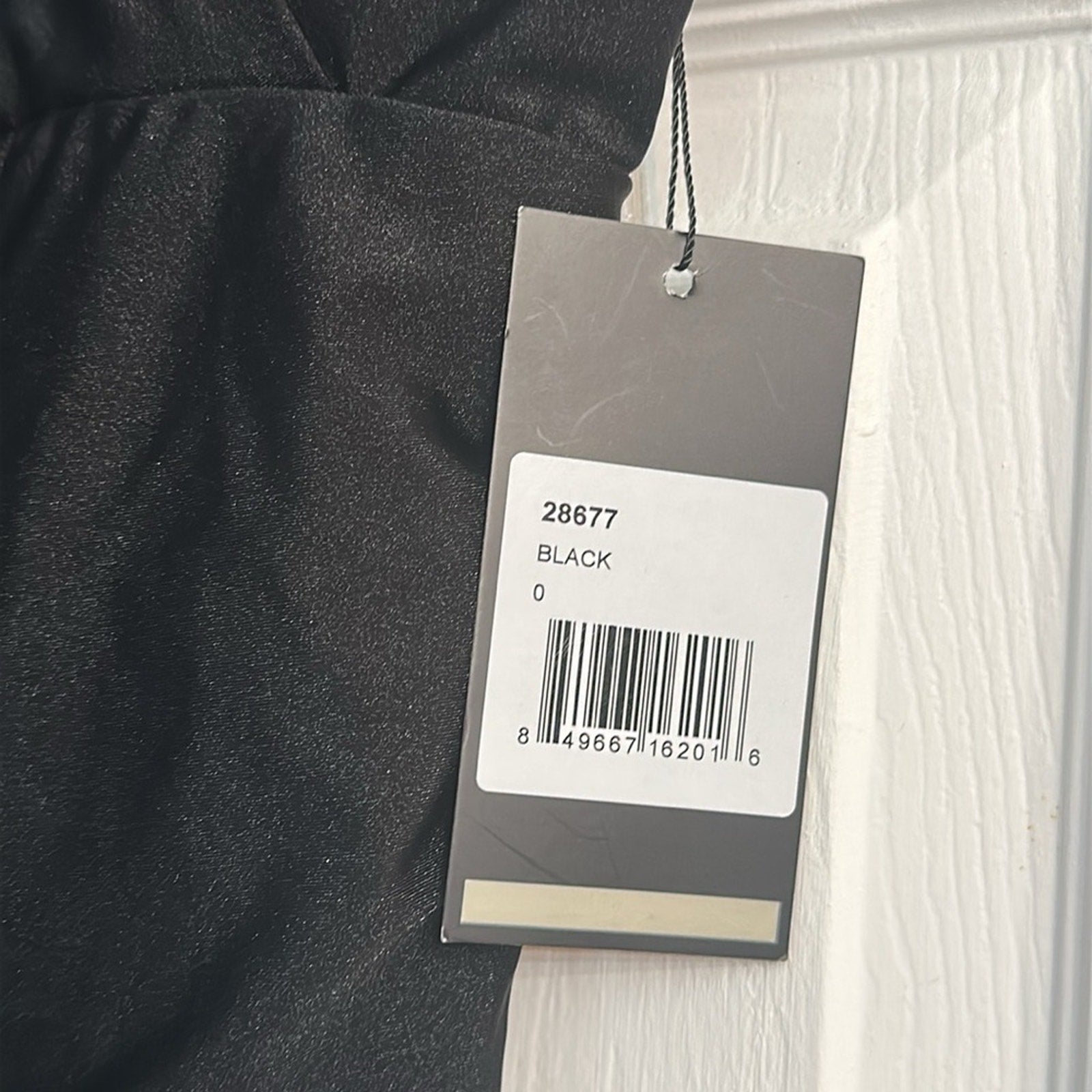 NWT LA FEMME DRESS 28677 GOWN IN BLACK - size 0