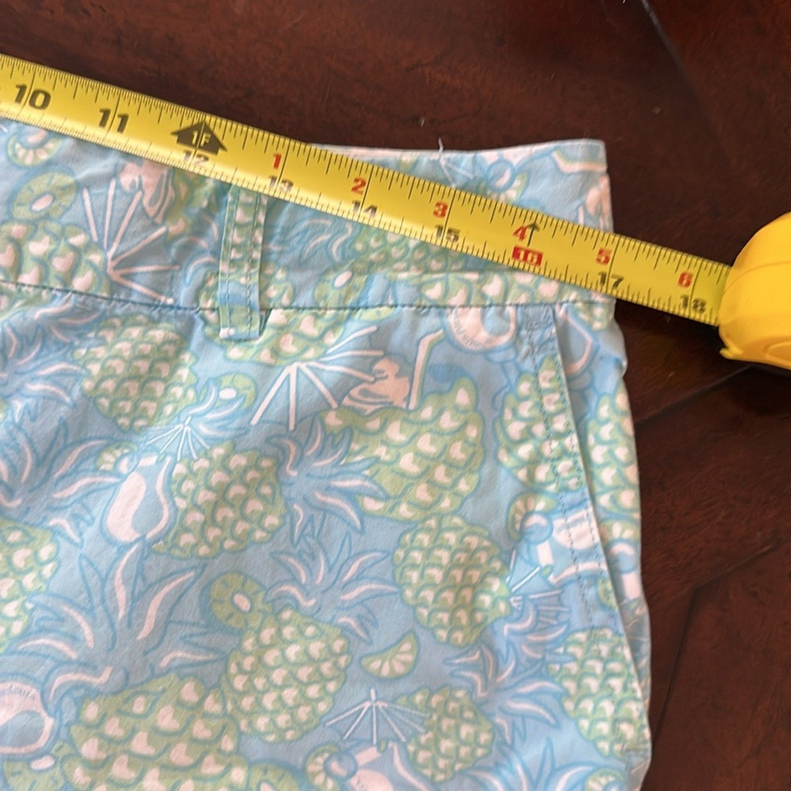 Vineyards Vines pineapple Shorts - size 12