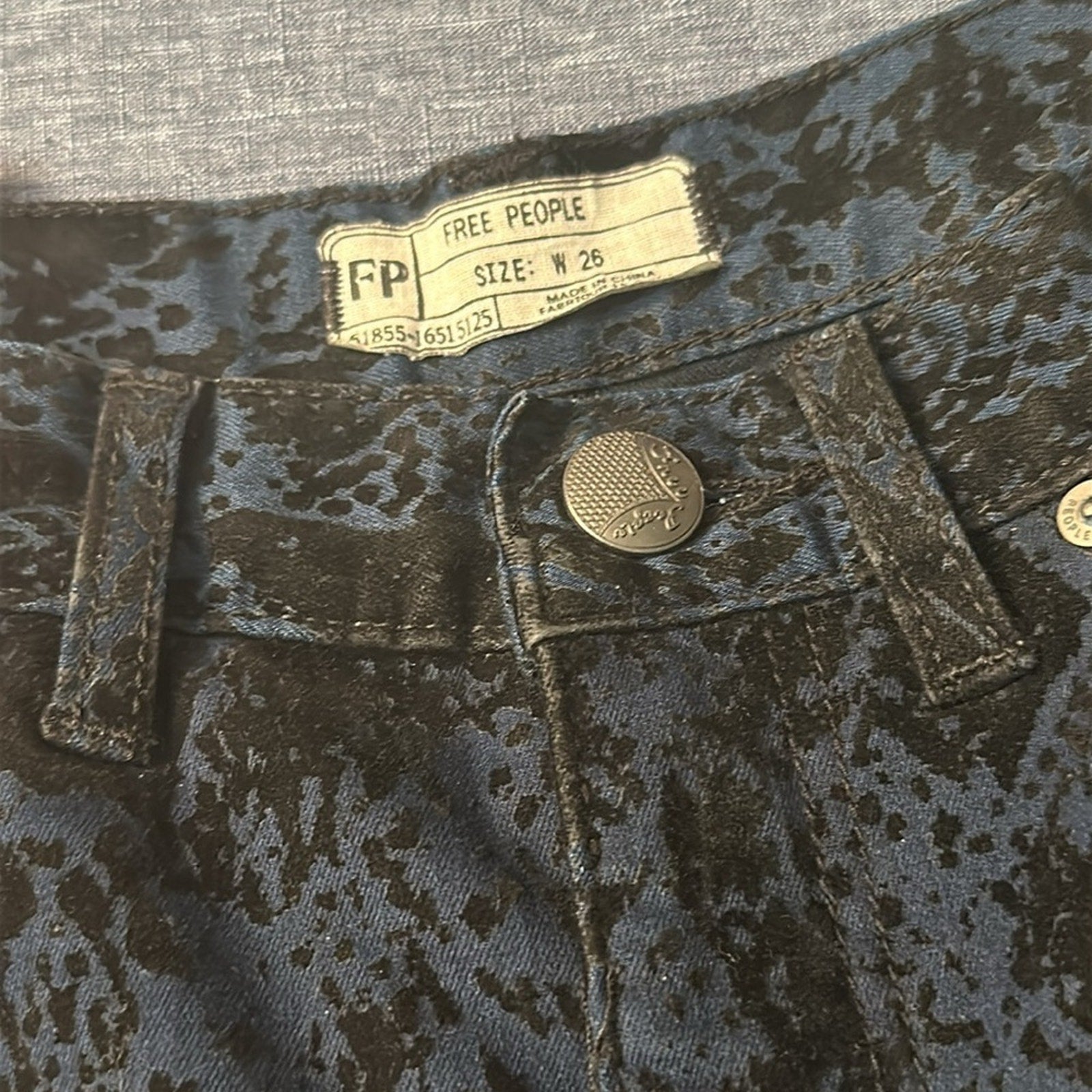 Free People Blue Brocade Velvet Flocked Skinny Pants - size 26