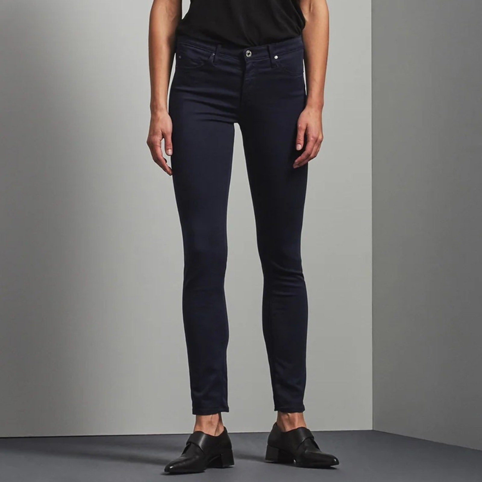 AG Jeans - The Sateen Legging Ankle in BIG - size 27R