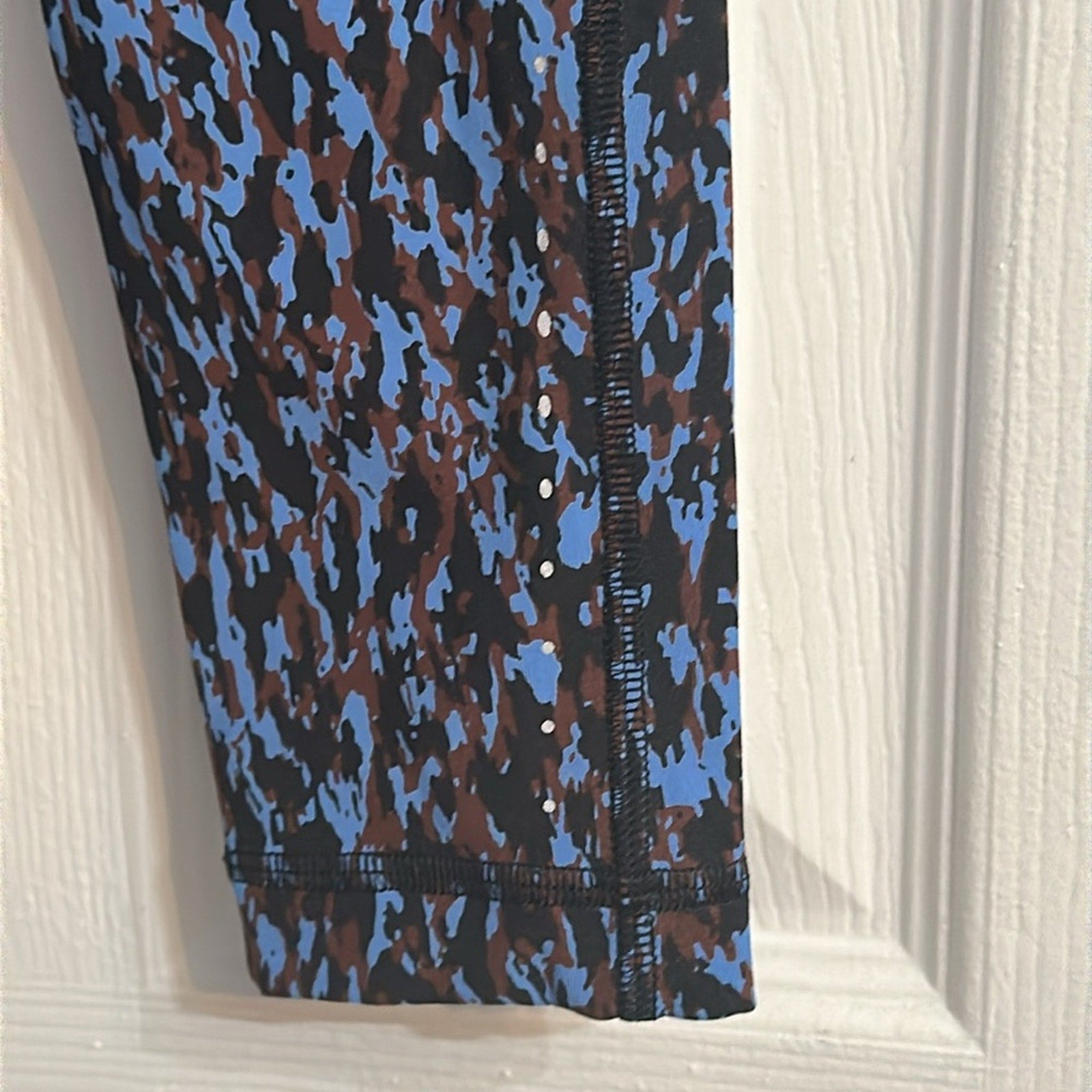 Lululemon Swift Speed Tight Leggings Black Blue Brown Excellent - size 2