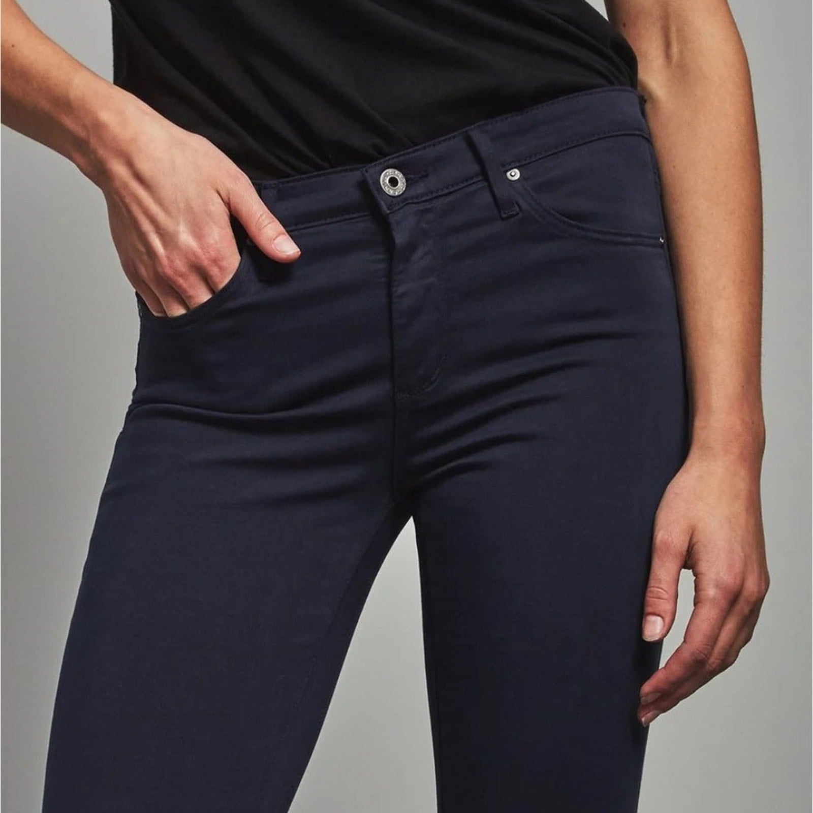 AG Jeans - The Sateen Legging Ankle in BIG - size 27R