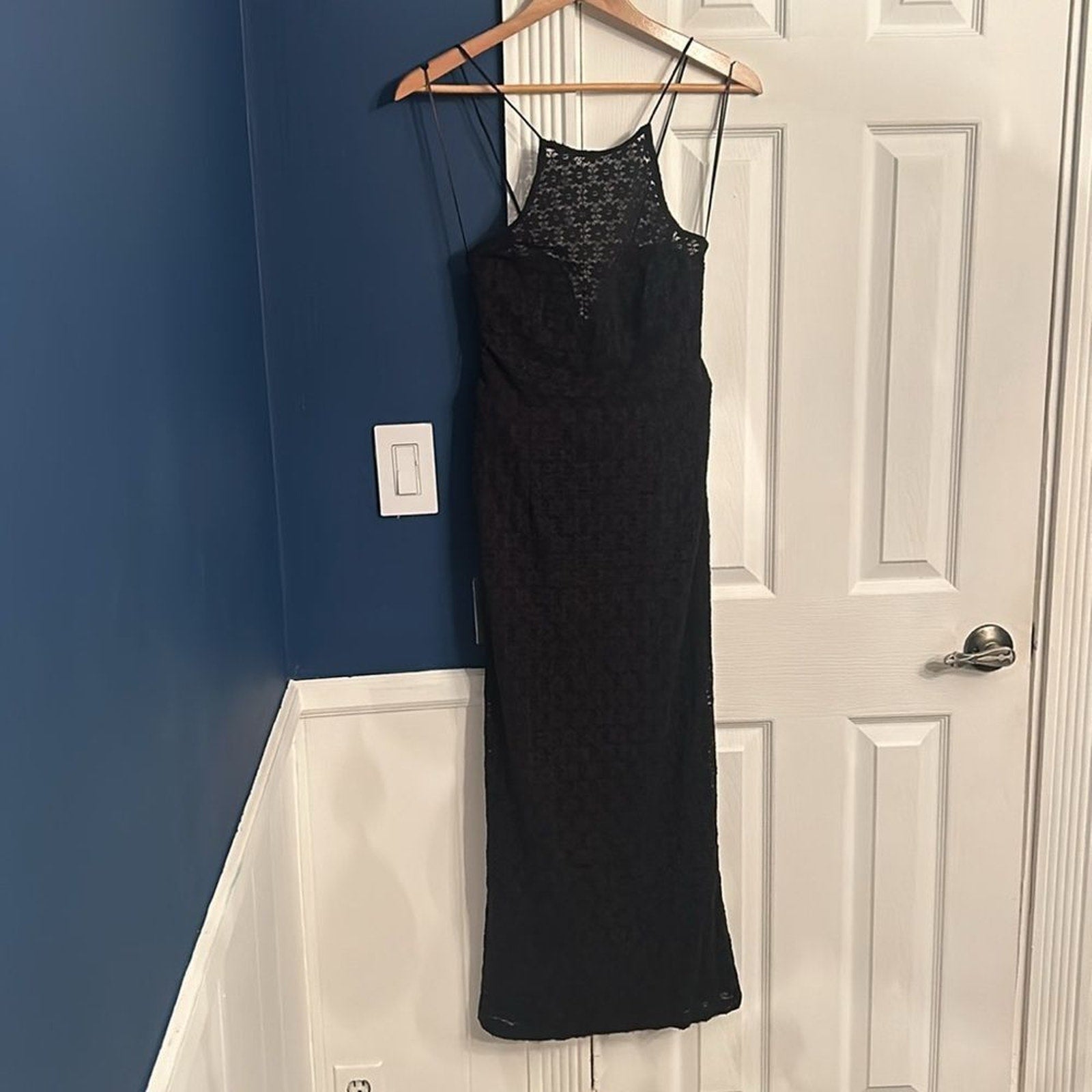 NWT Bardot Chameleon Lace Halter Open Back Midi Dress In Black - L