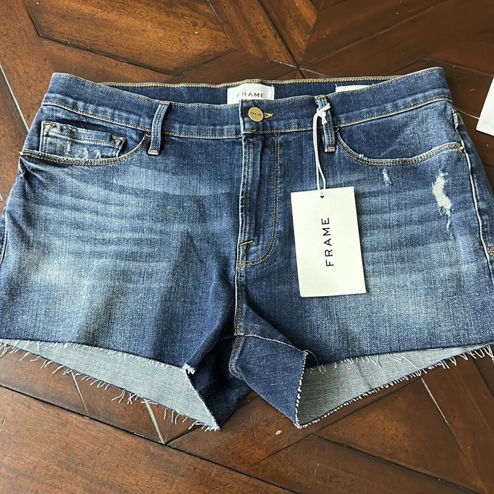 NWT FRAME Le Cut Off Jean Shorts in Azure - size 30