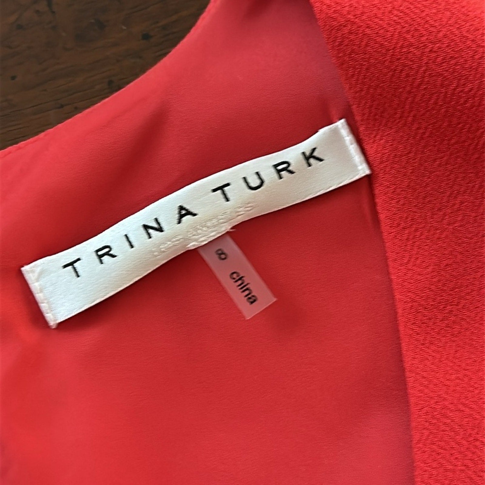 Trina Turk Sheath Dress Women Size 8 Red Polyester Sleeveless V Neck Back Zipper
