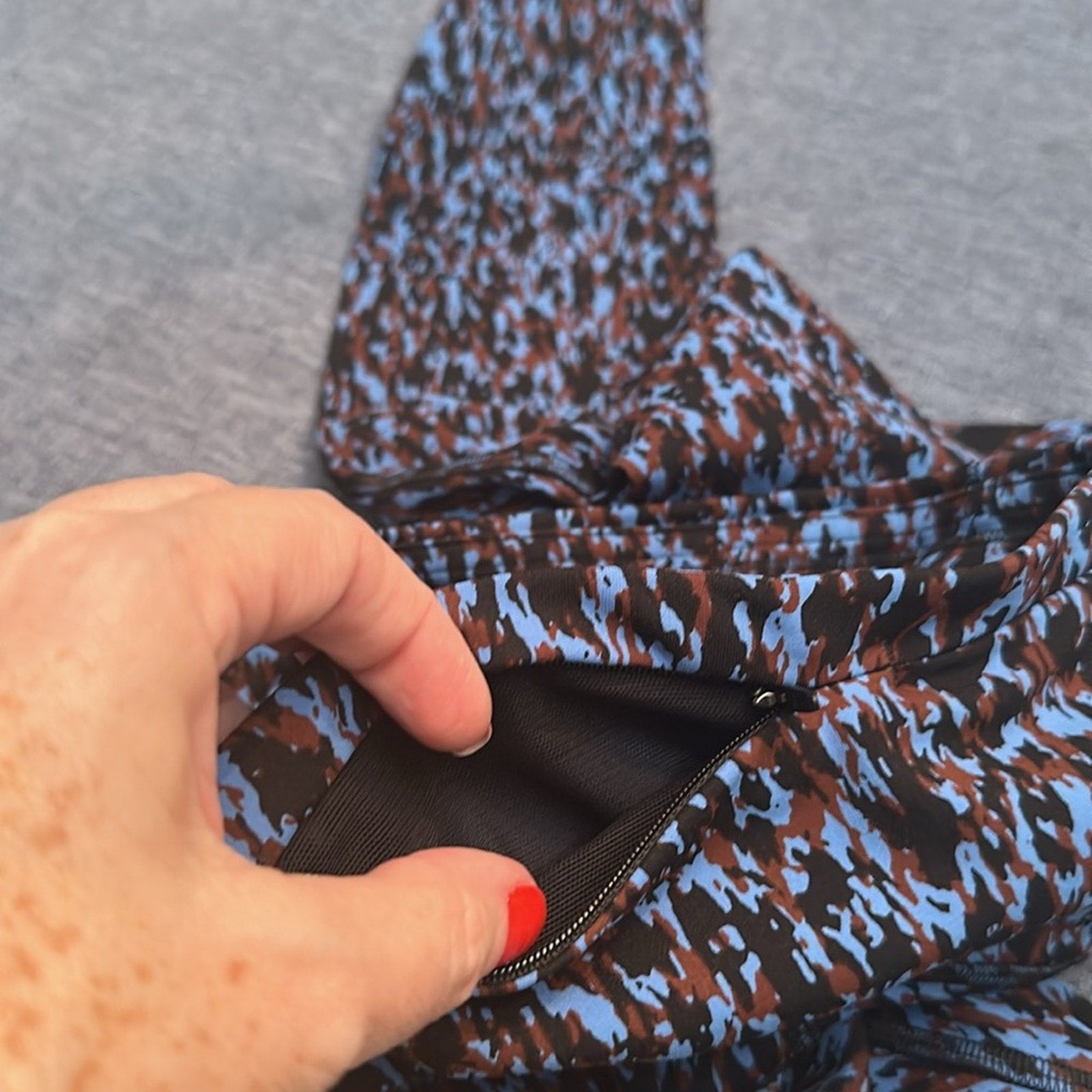 Lululemon Swift Speed Tight Leggings Black Blue Brown Excellent - size 2