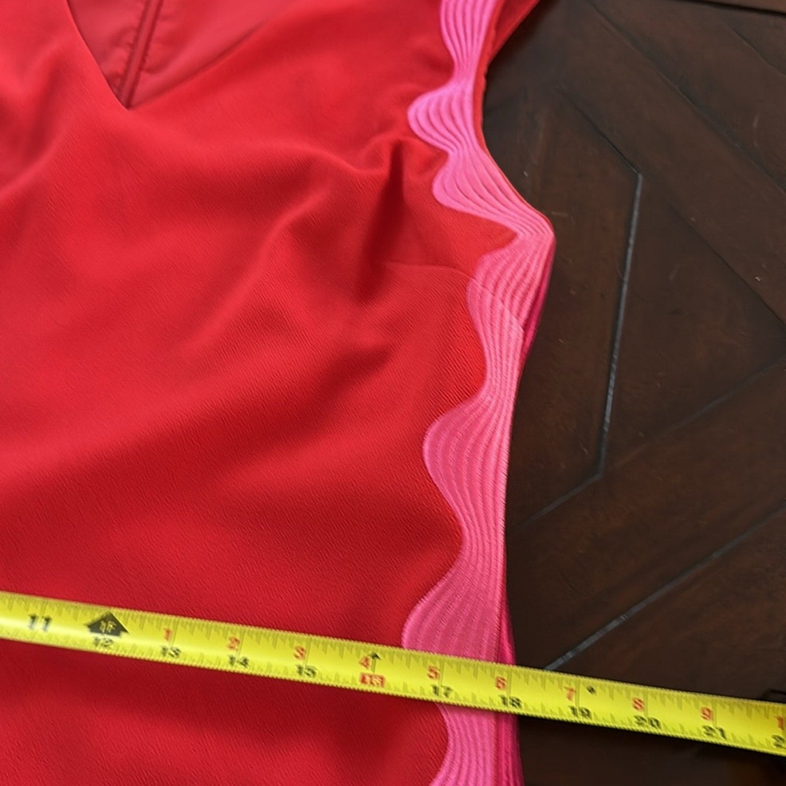 Trina Turk Sheath Dress Women Size 8 Red Polyester Sleeveless V Neck Back Zipper