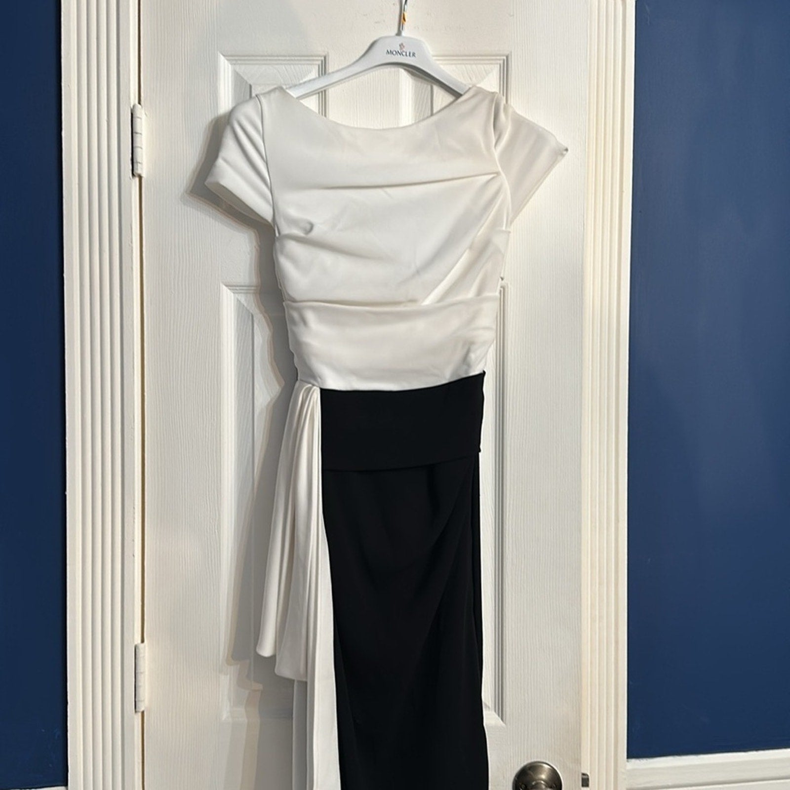 Talbot Runhof size 2 Crepe Gown