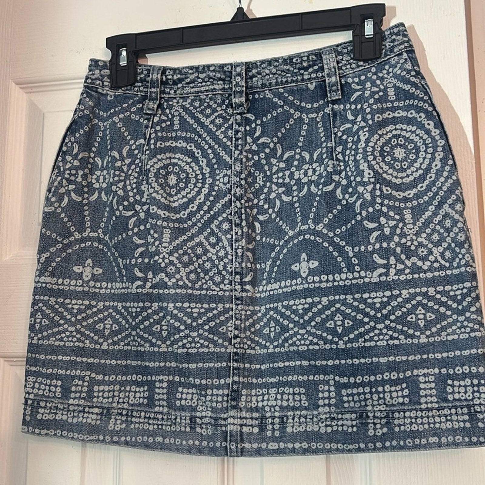 Free People School Daze Denim Jean Tribal Print Button Front Mini Skirt Size 2