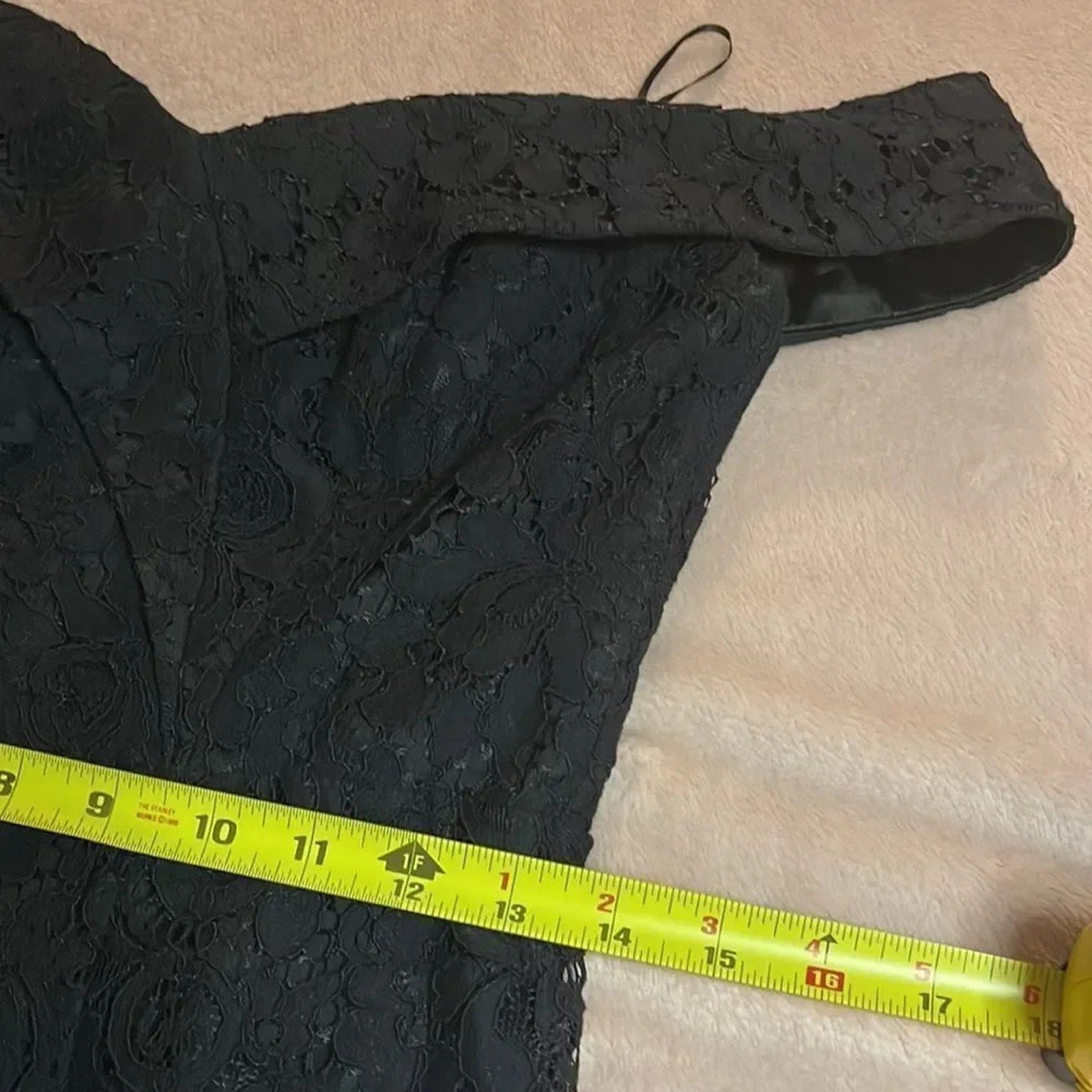 NWOT Bardot BELLA LACE DRESS IN BLACK - size 4
