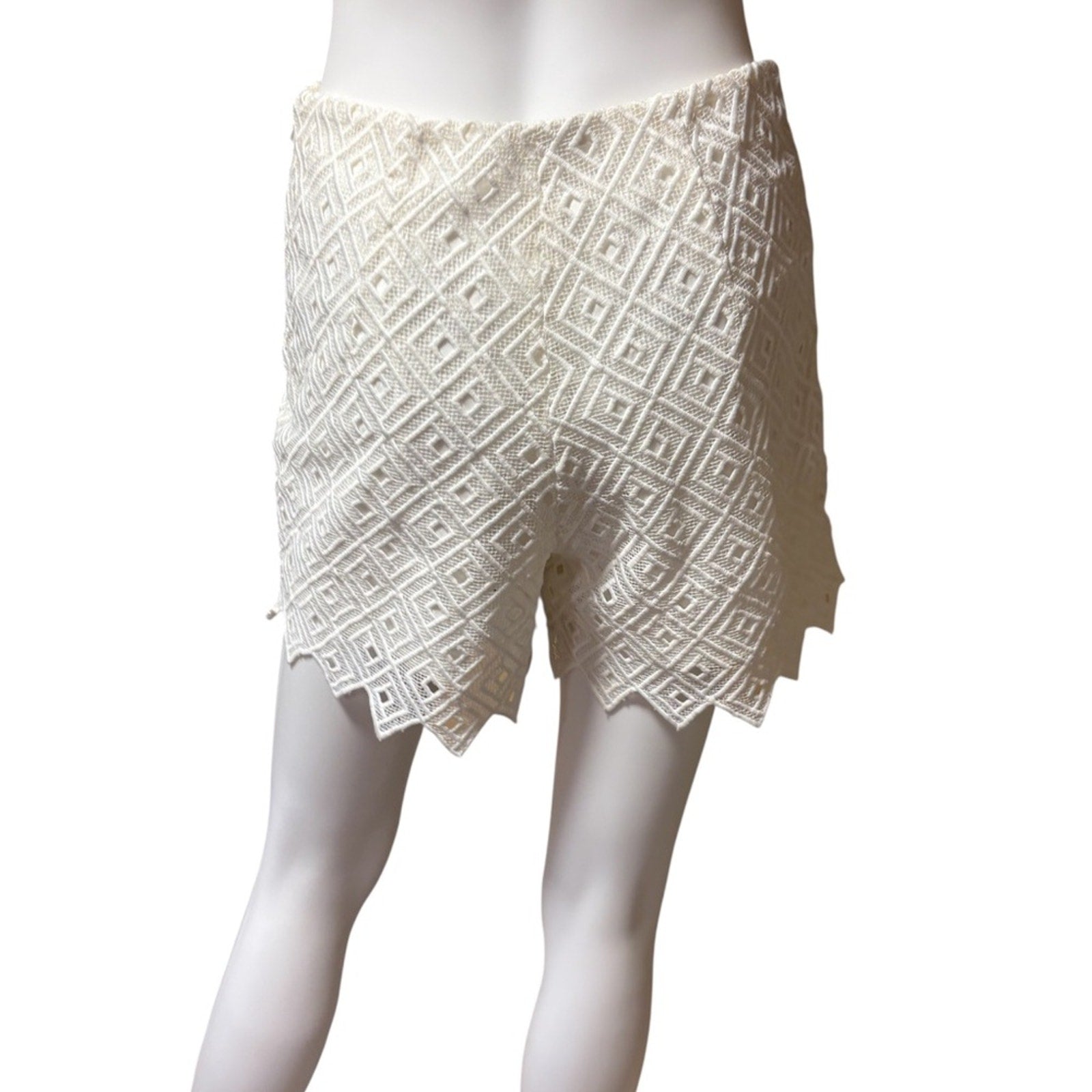 Sandro Crochet white high rise shorts - size 36 (small)