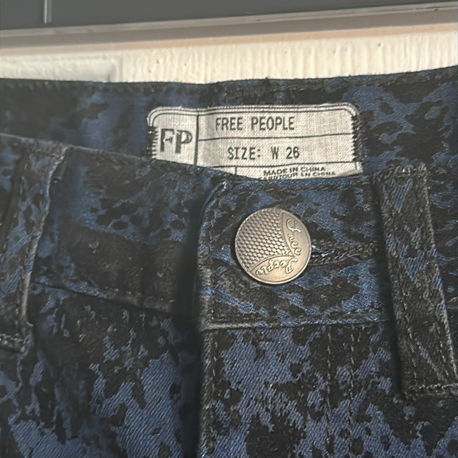 Free People Blue Brocade Velvet Flocked Skinny Pants - size 26
