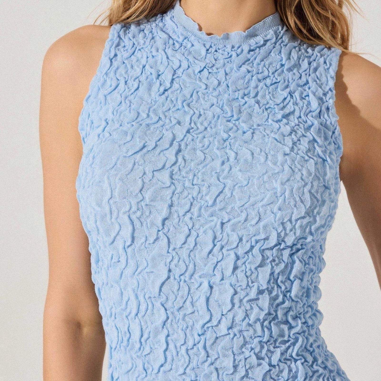 NEW Astr the Label Textured Bodycon Midi Dress - size M