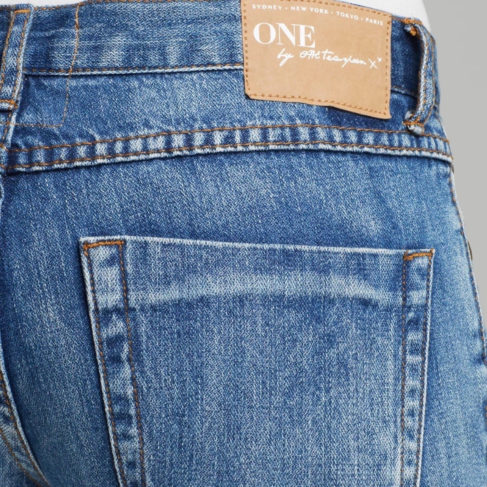 One Teaspoon Awesome Baggies Jeans in Cobain - size 25