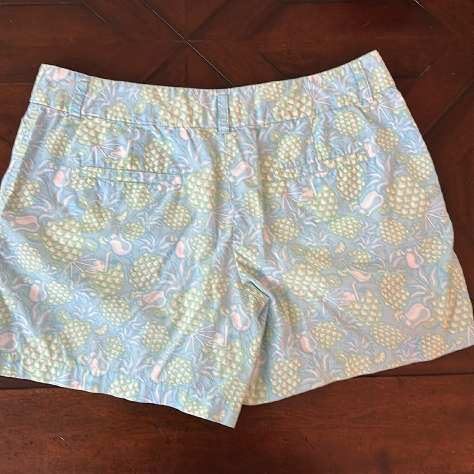 Vineyards Vines pineapple Shorts - size 12